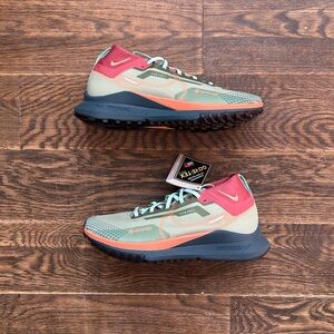 SOLD - NEW - Nike React Pegasus Trail 4 Gore-Tex “Alligator Orange Trance”